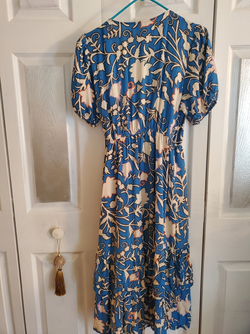 Knox Rose Blue Floral Wrap Dress with Cream Accents - Picture 12 of 12